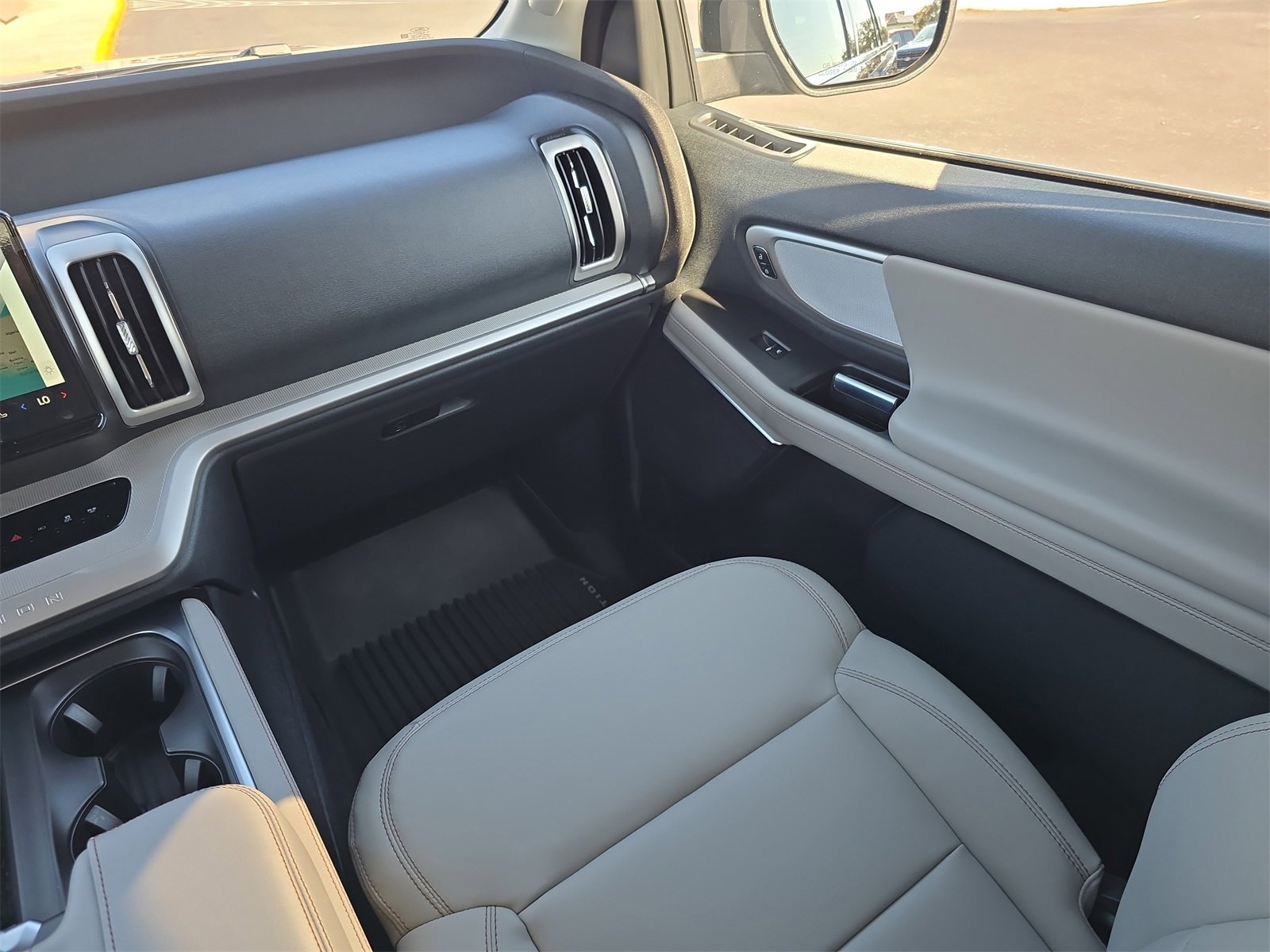 New 2025 Ford Expedition Active image 10