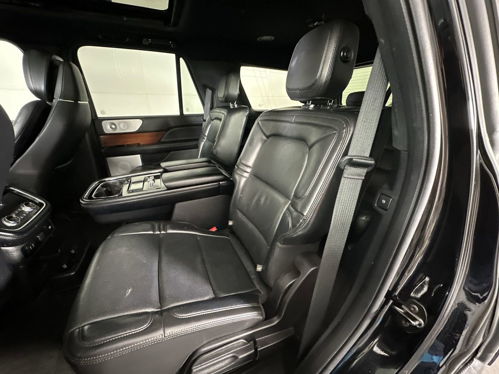 Used 2020 Lincoln Navigator Reserve w/ Equipment Group 208A Reserve image 27