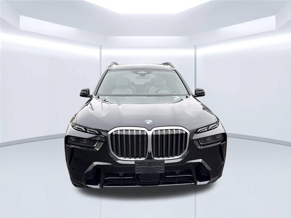 Used 2024 BMW X7 xDrive40i w/ M Sport Package AWD/4WD image 11