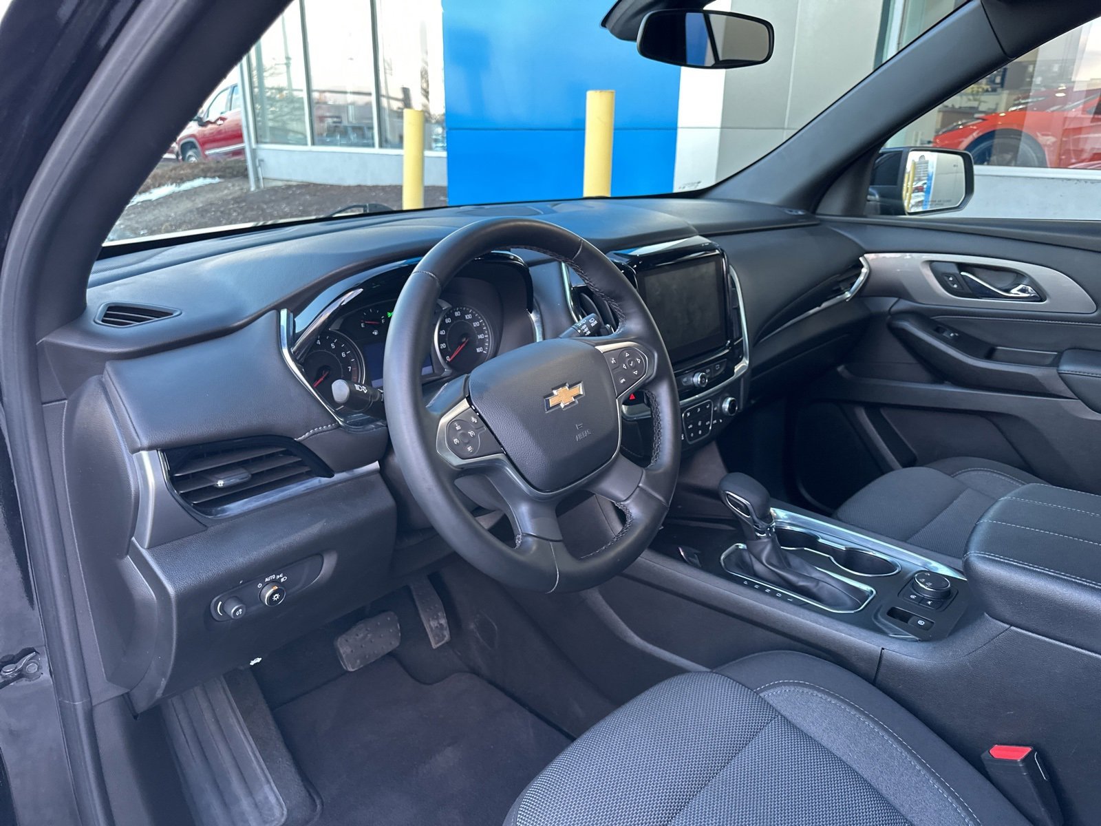 Used 2023 Chevrolet Traverse LT image 21