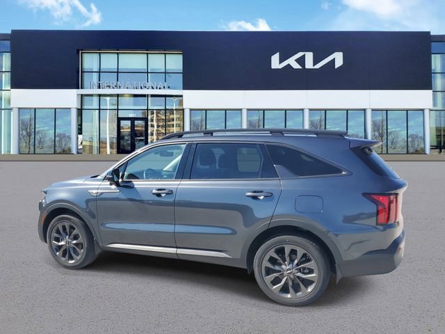 Used 2023 Kia Sorento X-Line EX image 4