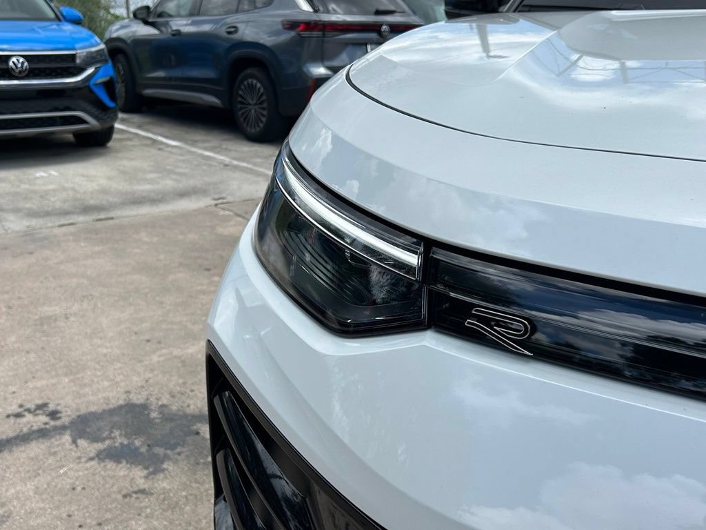 New 2026 Volkswagen Tiguan SE R-Line FWD image 33