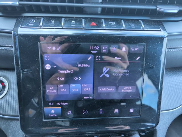 Used 2025 Jeep Grand Cherokee Altitude AWD/4WD image 19