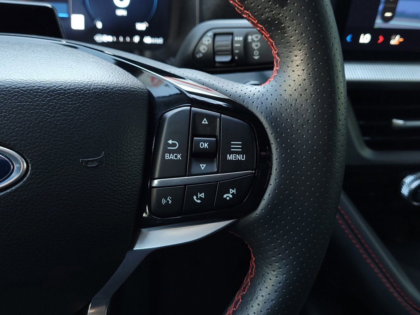 Used 2025 Ford Explorer ST-Line image 24