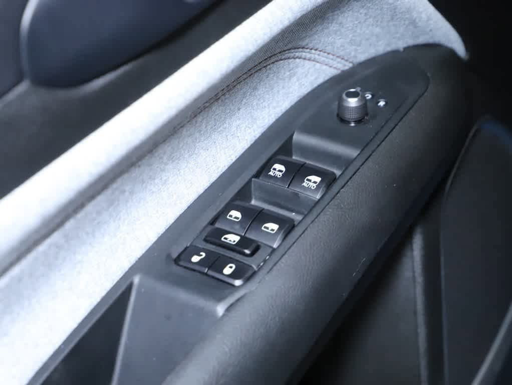 Certified 2024 Jeep Compass Latitude AWD/4WD image 16