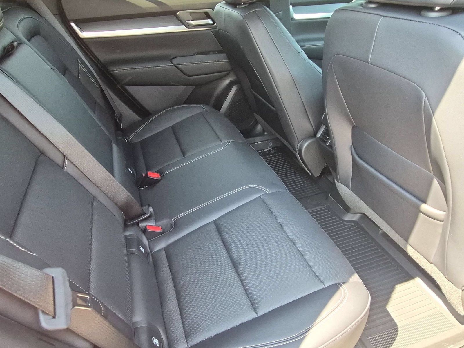 New 2027 GMC Terrain Elevation w/ Elevation Premium Package FWD image 29