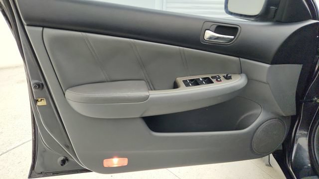 Used 2005 Honda Accord EX-L image 18