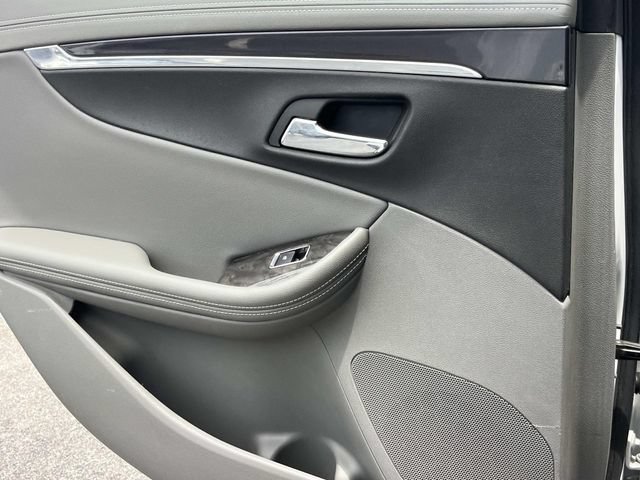 Used 2014 Chevrolet Impala LT w/ Convenience Package FWD image 17
