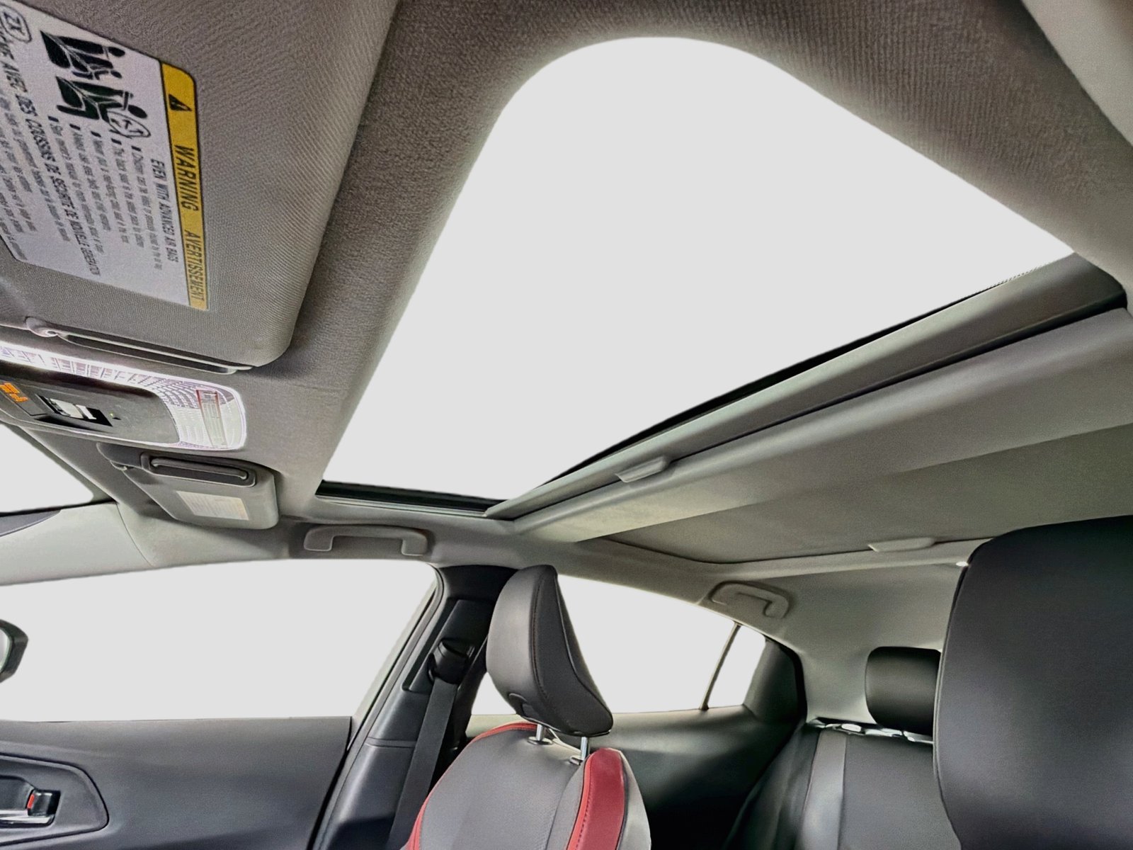 Used 2024 Toyota Prius Prime Premium w/ Advanced Technology Package FWD image 15