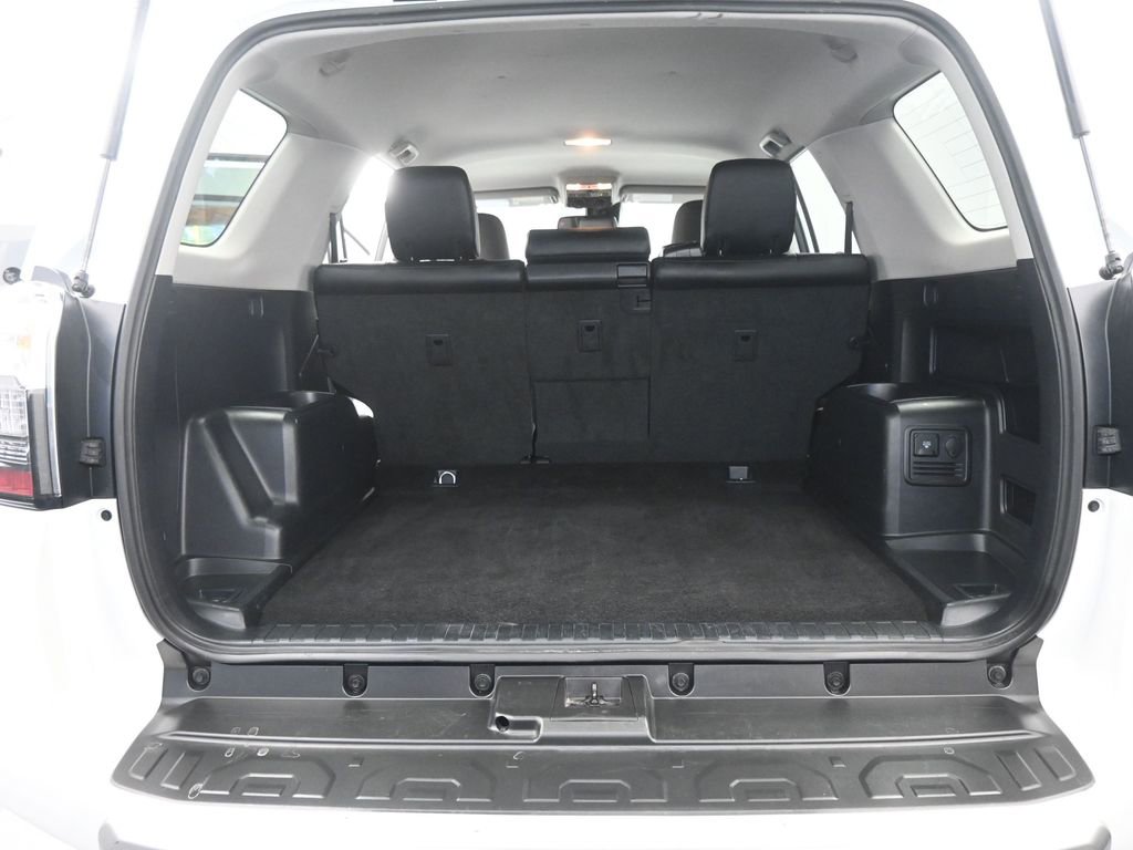 Used 2024 Toyota 4Runner TRD Off-Road Premium image 8