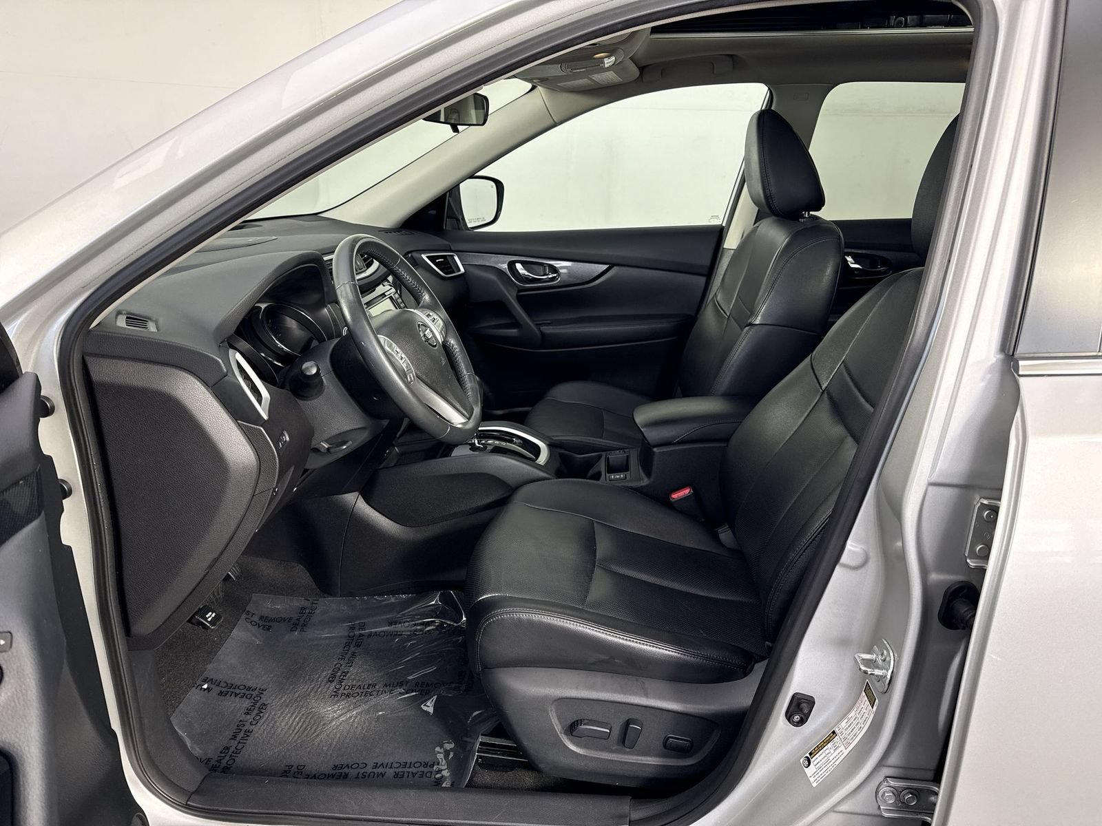 Used 2016 Nissan Rogue SL w/ SL Premium Package AWD/4WD image 4