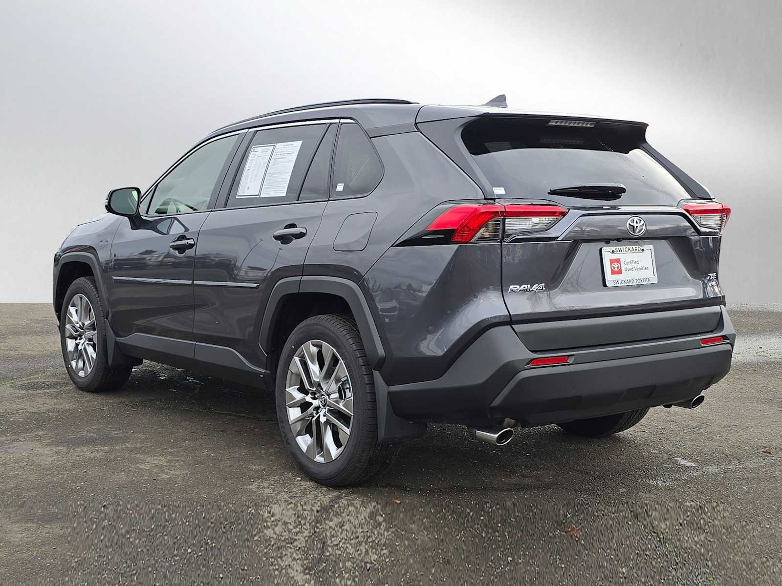 Certified 2025 Toyota RAV4 XLE Premium image 5