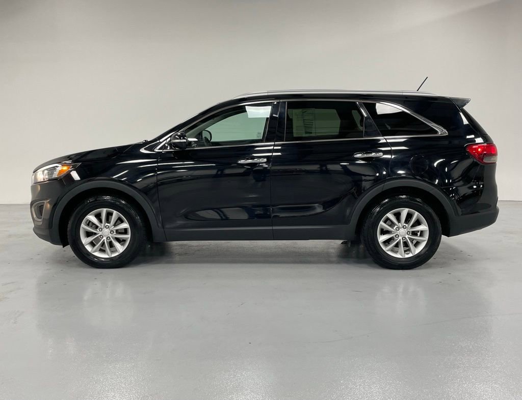 Used 2016 Kia Sorento LX image 2
