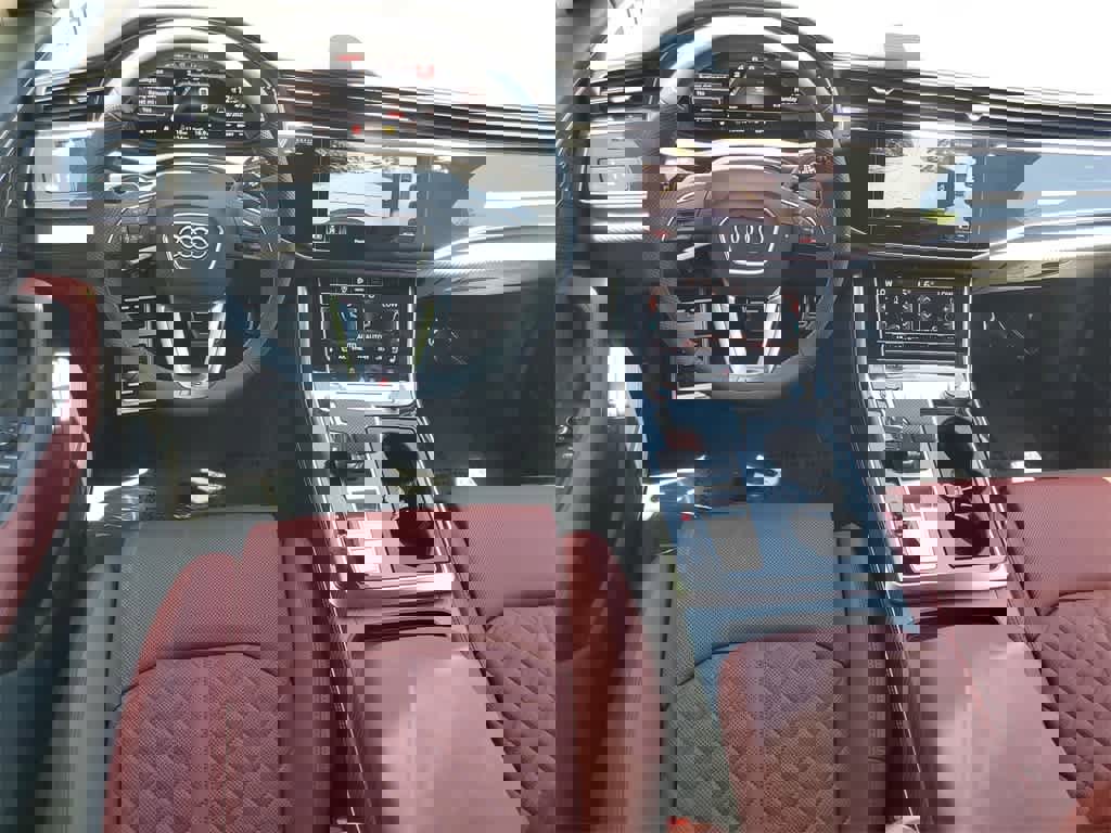 New 2025 Audi SQ7 Premium Plus image 18