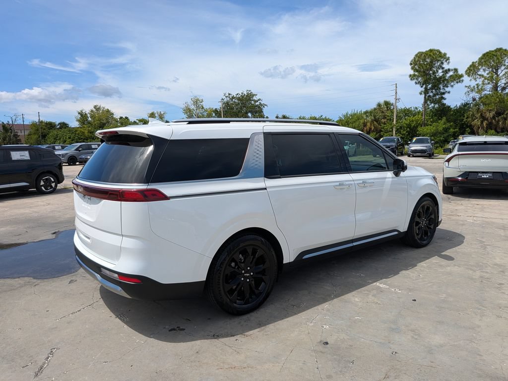 Certified 2024 Kia Carnival SX Prestige FWD image 8