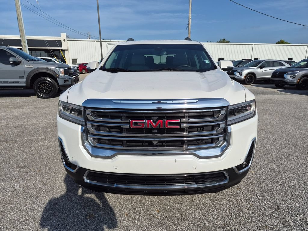 Used 2021 GMC Acadia SLT w/ Technology Package FWD image 2