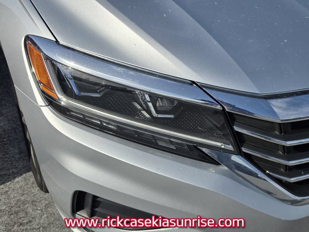 Used 2020 Volkswagen Passat 2.0T SE FWD image 11