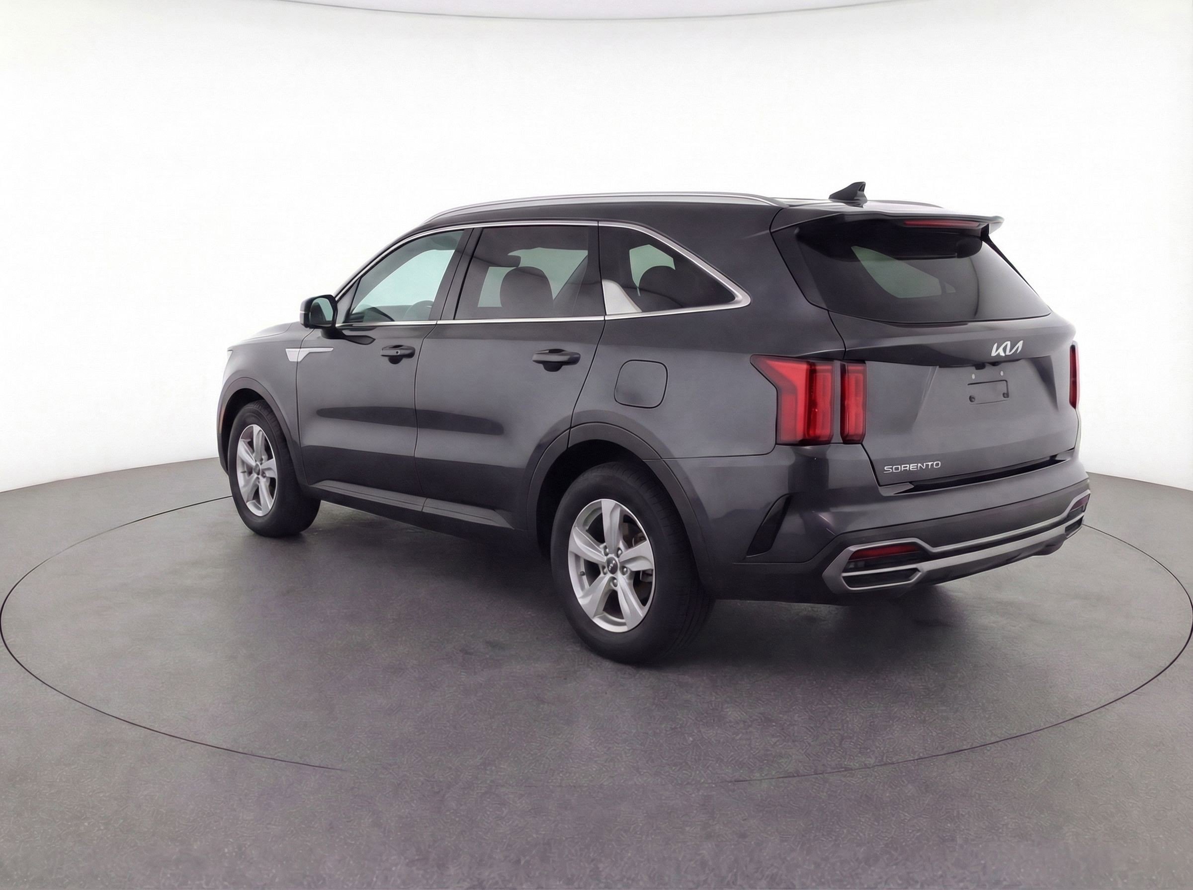 Used 2023 Kia Sorento LX image 6