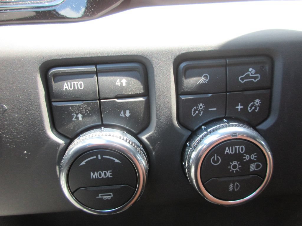 New 2026 GMC Sierra 1500 AT4 w/ AT4 Premium Package AWD/4WD image 17