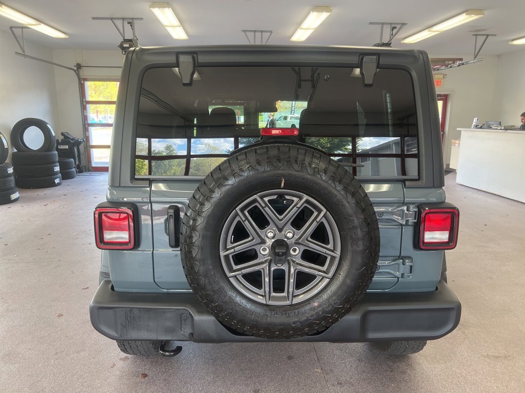 Certified 2025 Jeep Wrangler Sport S image 21