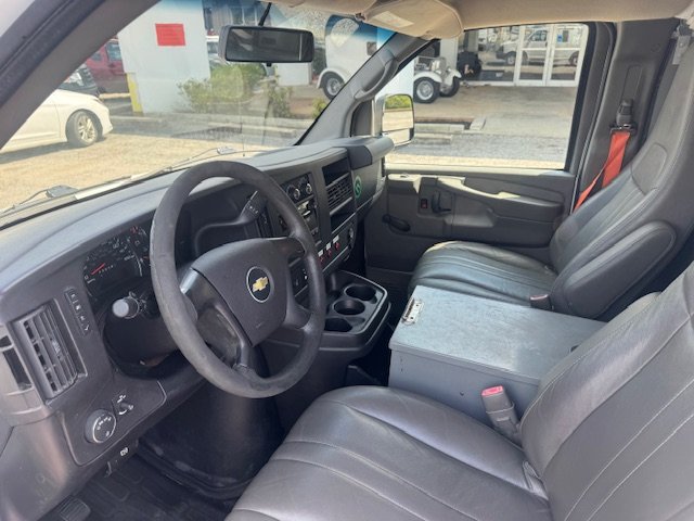 Used 2013 Chevrolet Express 2500 RWD image 12
