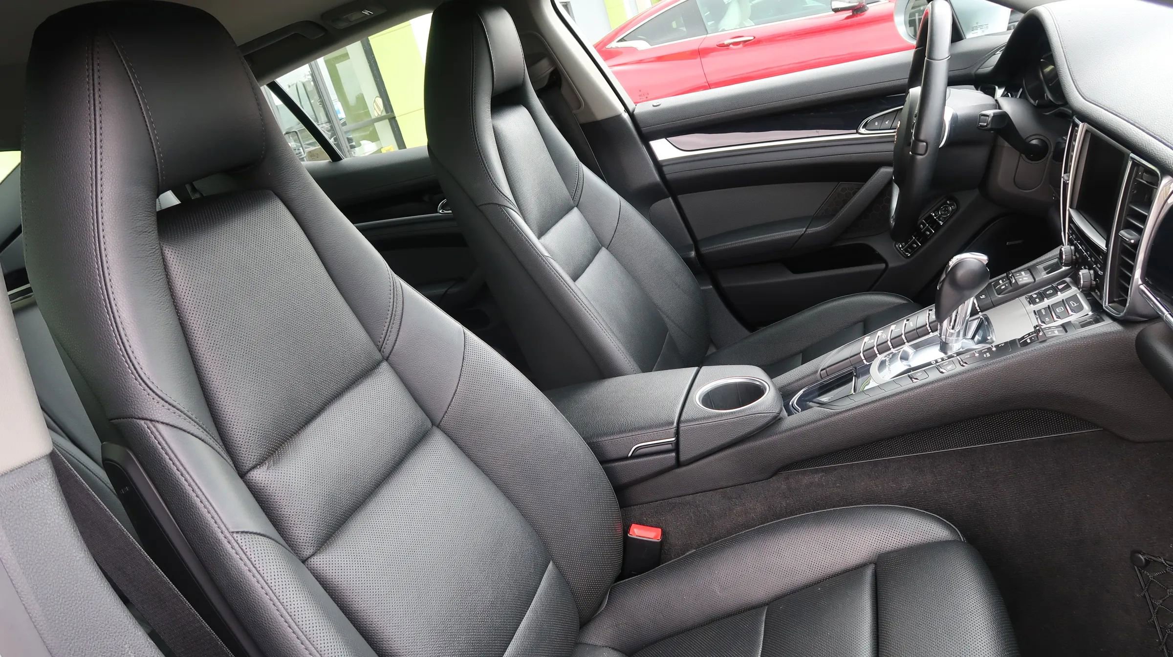 Used 2015 Porsche Panamera S image 26