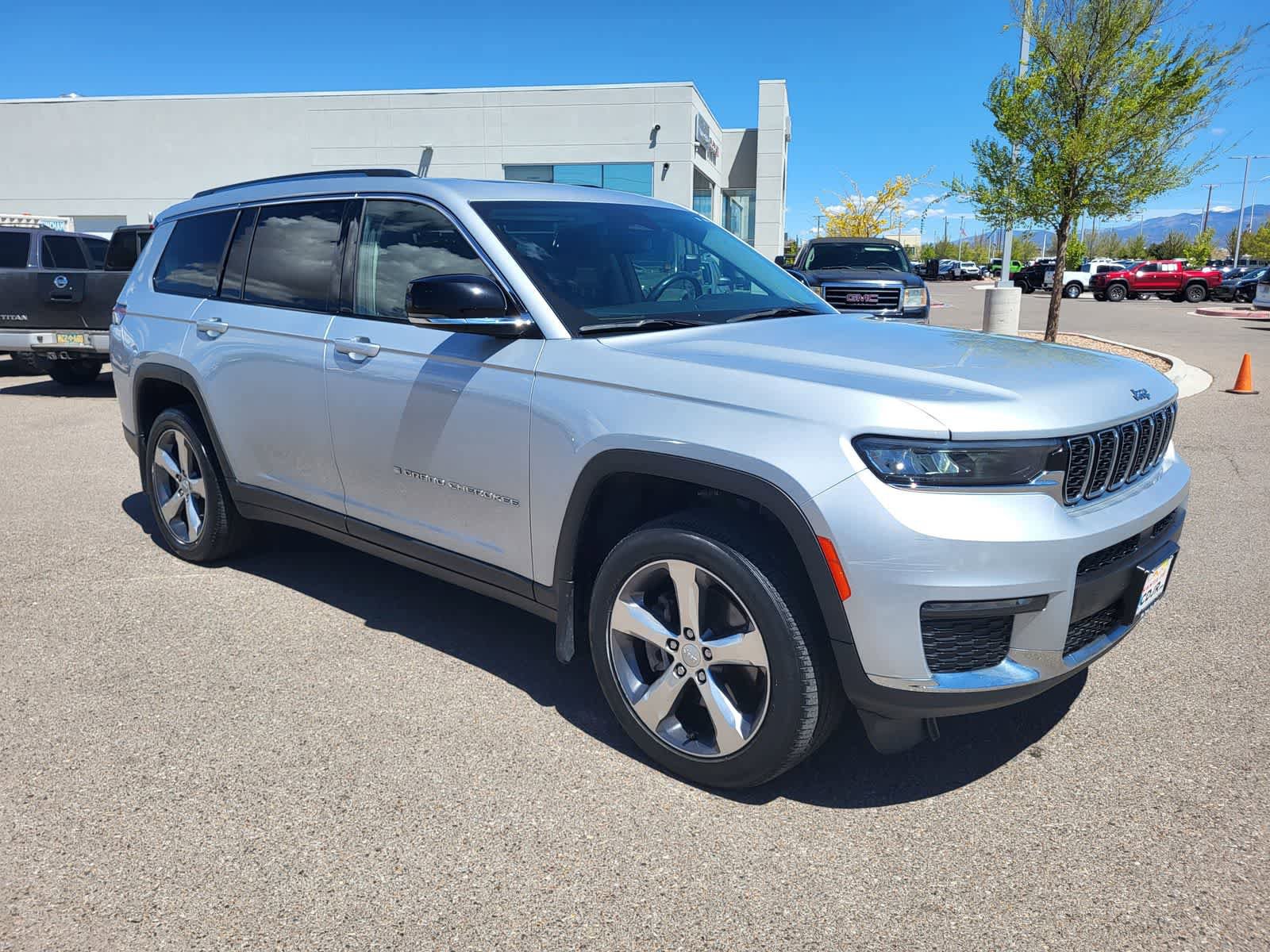 Used 2021 Jeep Grand Cherokee L Limited w/ MOPAR Finishing Package image 3