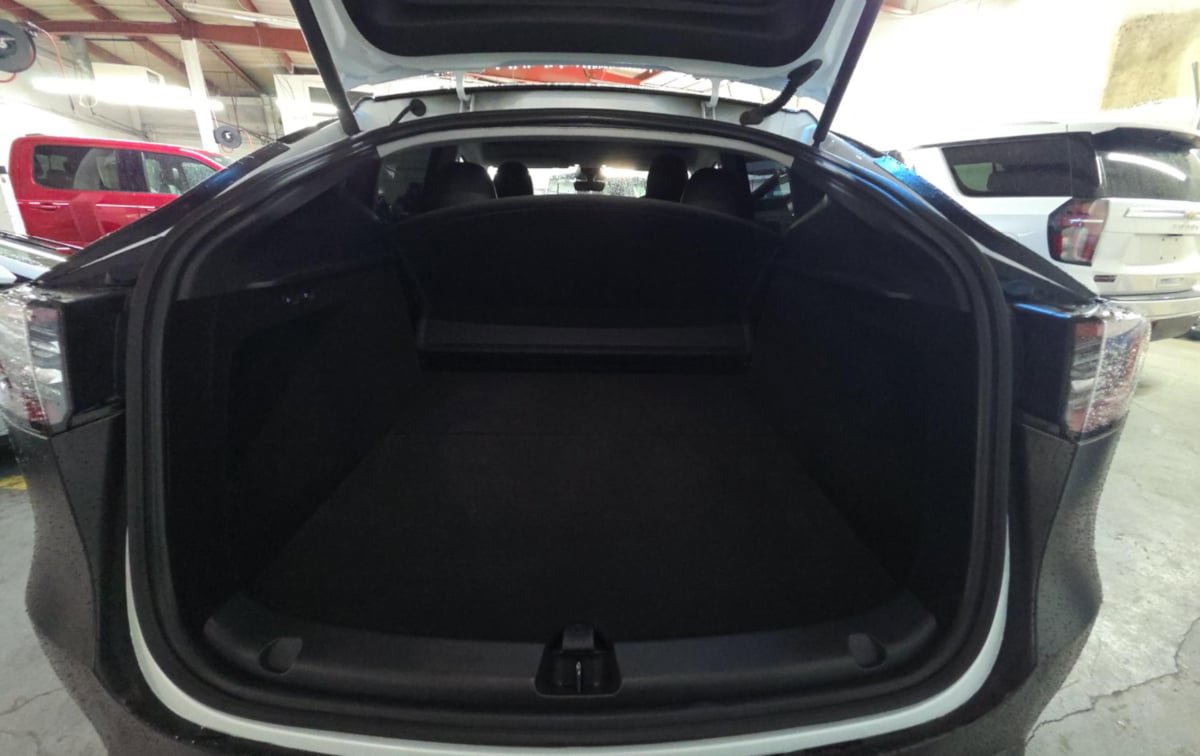 Used 2024 Tesla Model Y Long Range AWD/4WD image 11