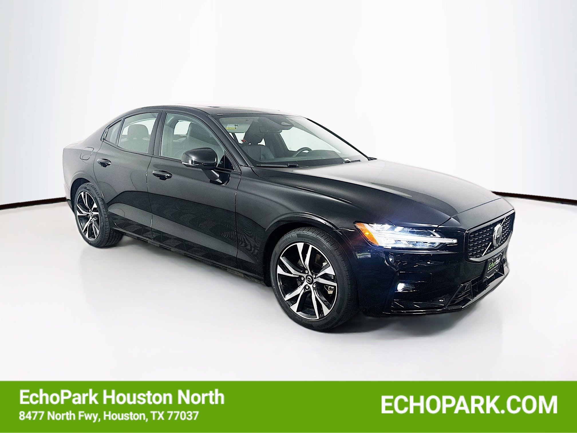 Used 2024 Volvo S60 B5 Core image 1