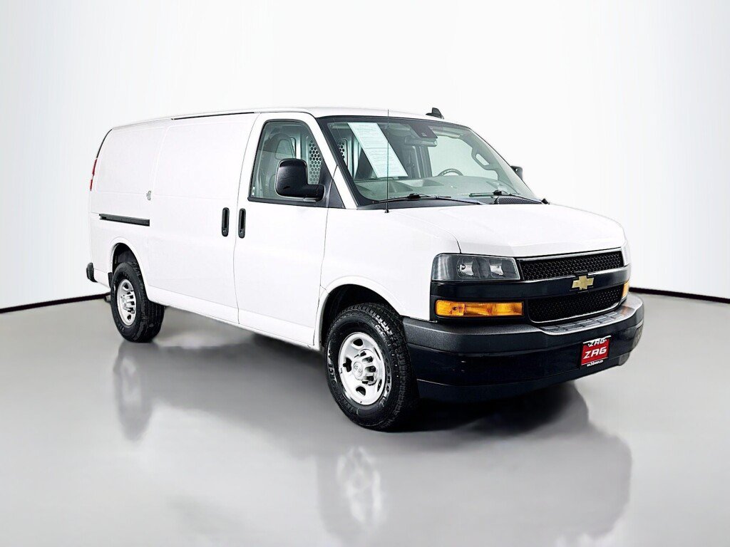 Used 2019 Chevrolet Express 2500 w/ Driver Convenience Package RWD image 7