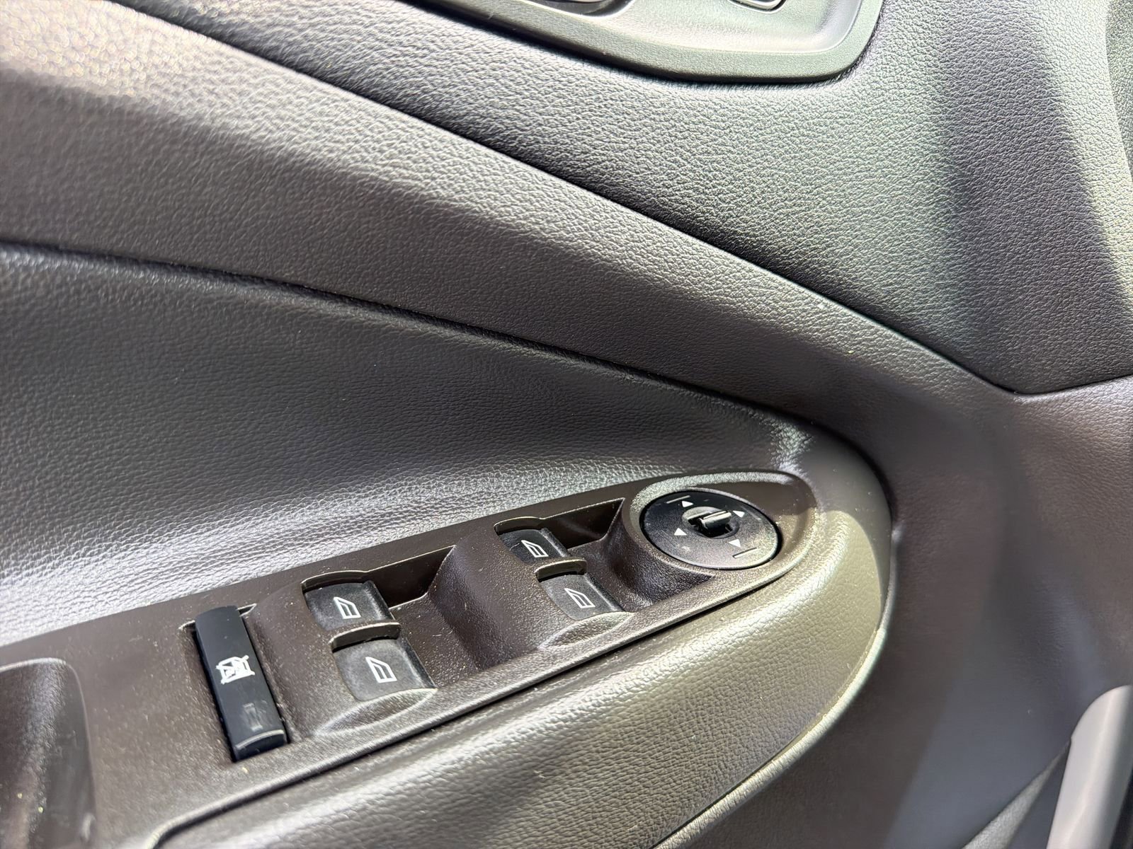 Used 2017 Ford Escape SE AWD/4WD image 21