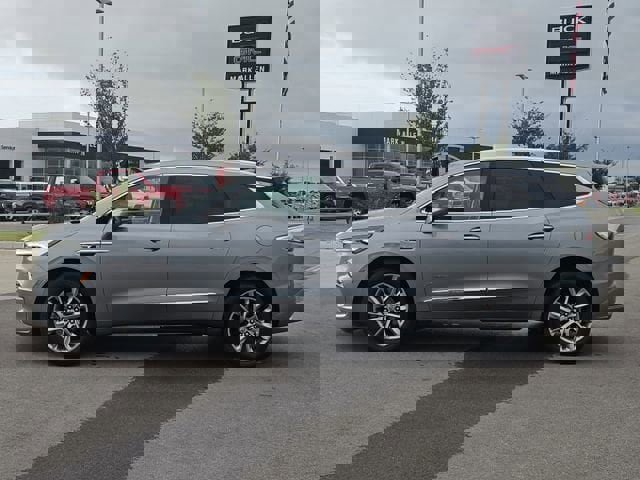 Used 2024 Buick Enclave Avenir w/ Avenir Technology Package image 4
