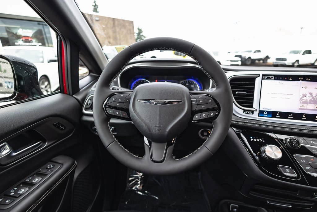 New 2026 Chrysler Pacifica Select w/ S Appearance Package image 27