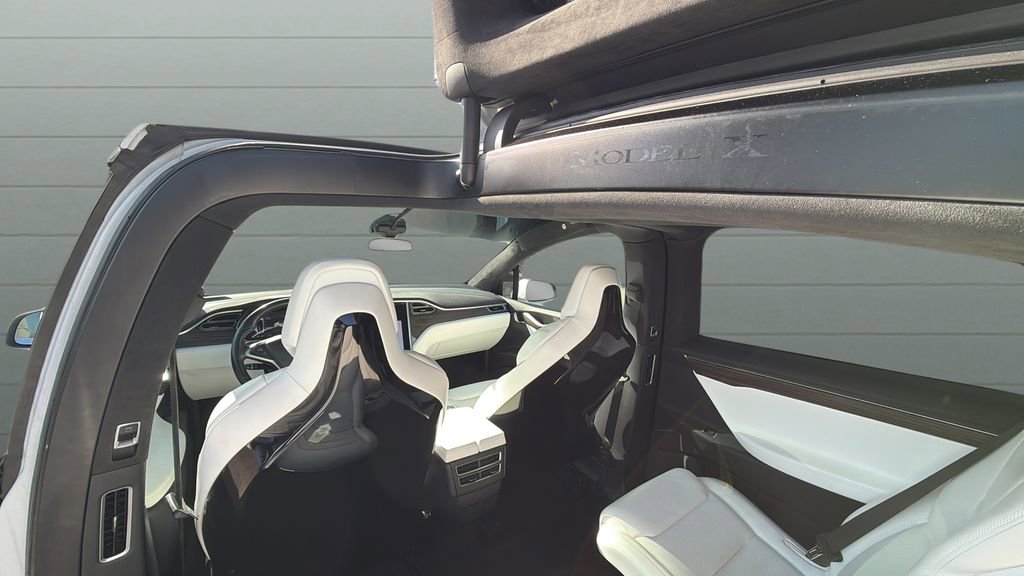 Used 2016 Tesla Model X Performance AWD/4WD image 21