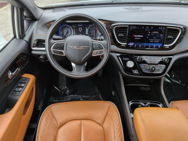 Used 2021 Chrysler Pacifica Pinnacle AWD/4WD image 16