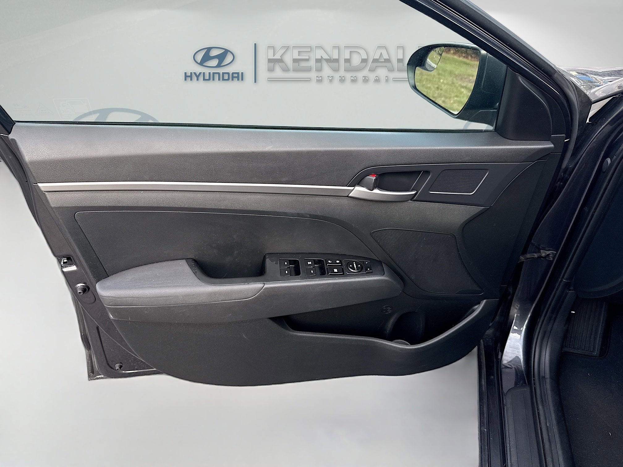 Used 2020 Hyundai Elantra SE w/ Cargo Package (C1) image 17