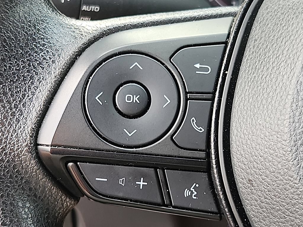 Used 2025 Toyota RAV4 XLE AWD/4WD image 20