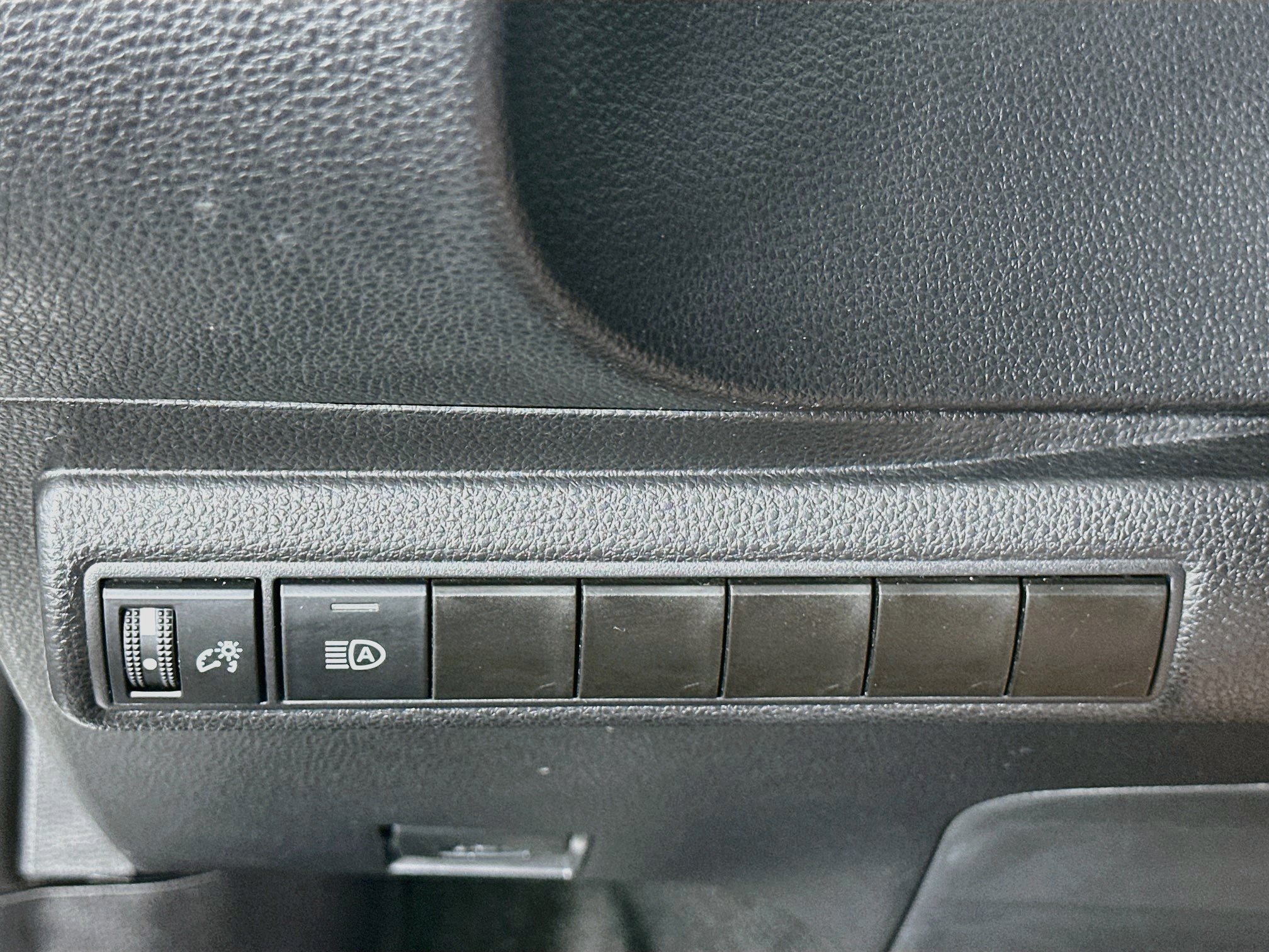 Used 2025 Toyota Corolla LE FWD image 16