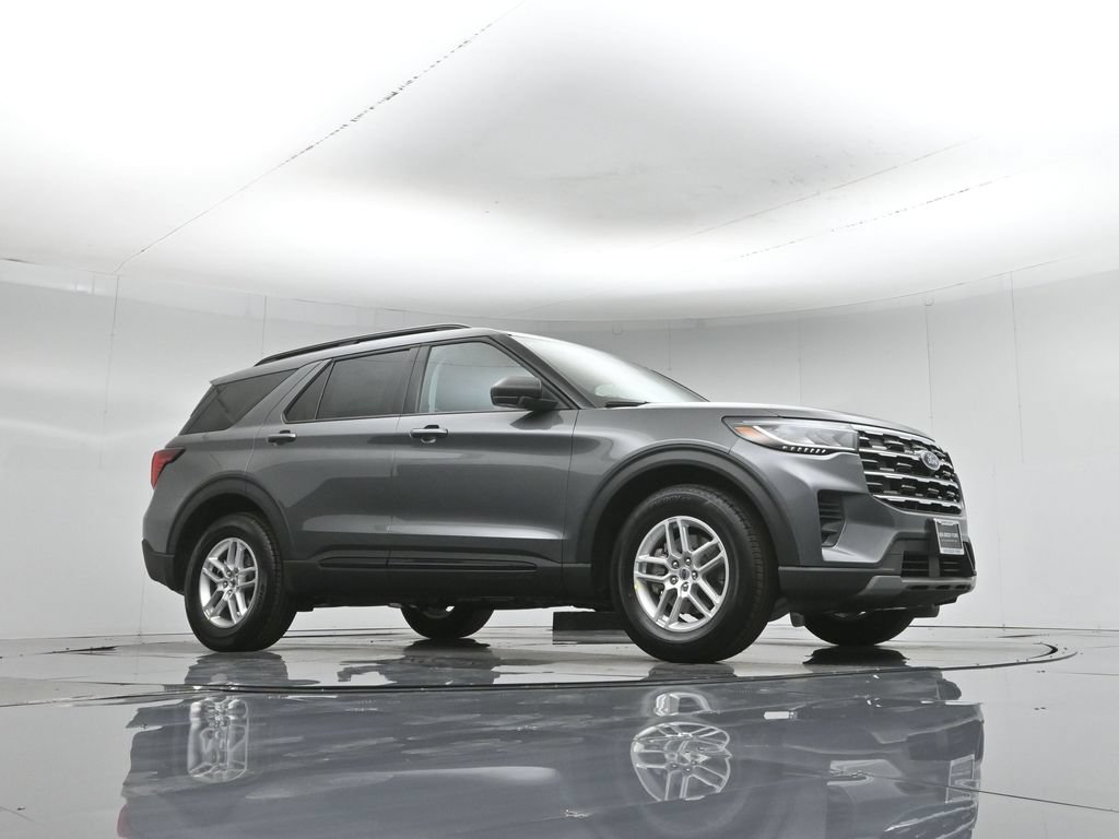 New 2026 Ford Explorer Active RWD image 2