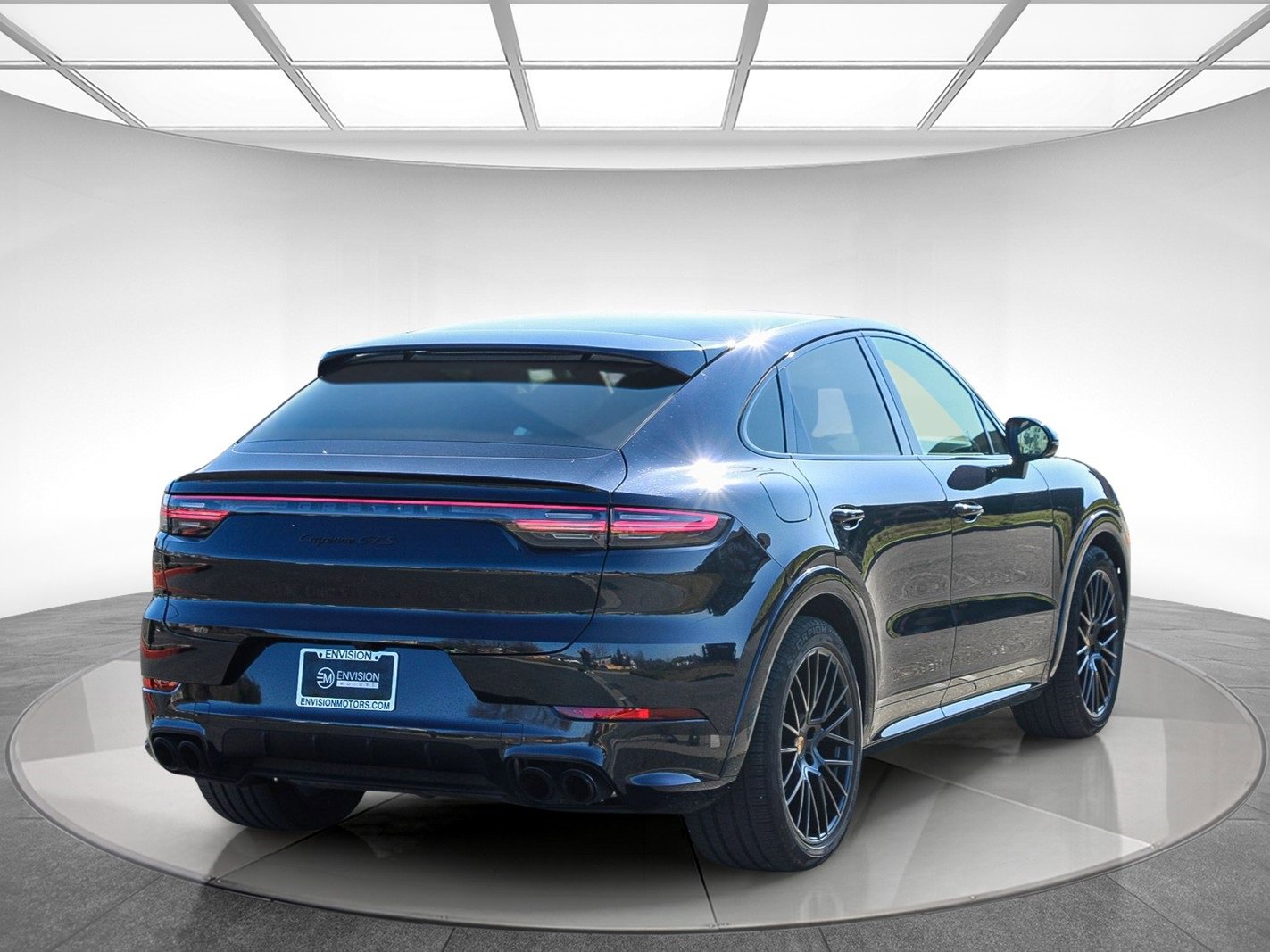 Used 2021 Porsche Cayenne GTS image 4