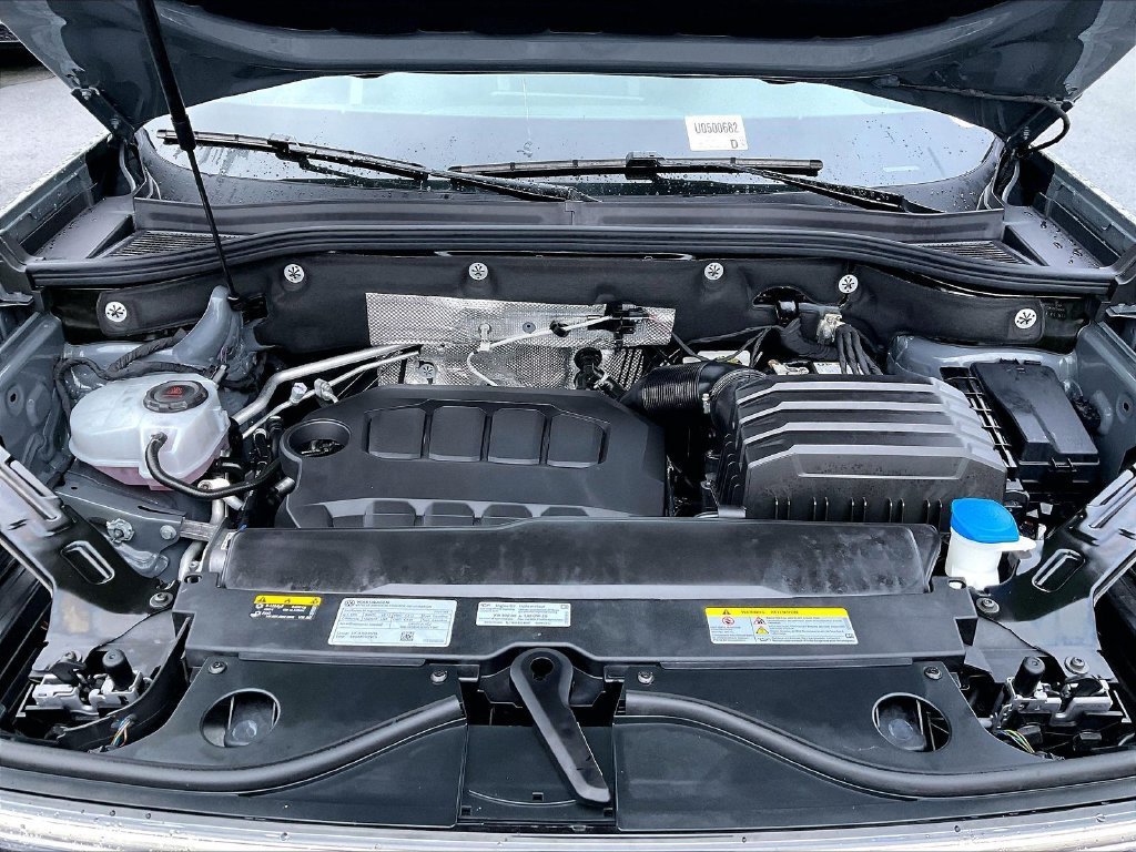 Used 2025 Volkswagen Atlas Peak Edition SE AWD/4WD image 30