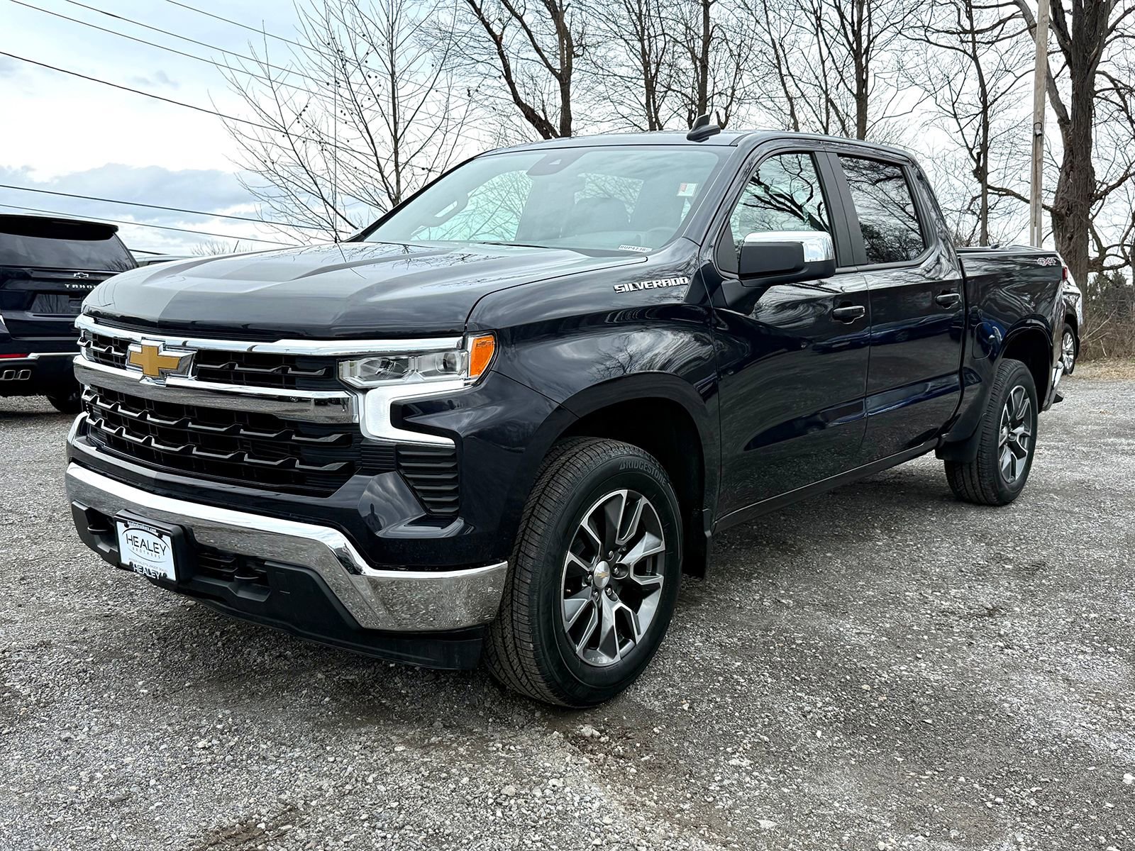 Used 2023 Chevrolet Silverado 1500 LT AWD/4WD image 3