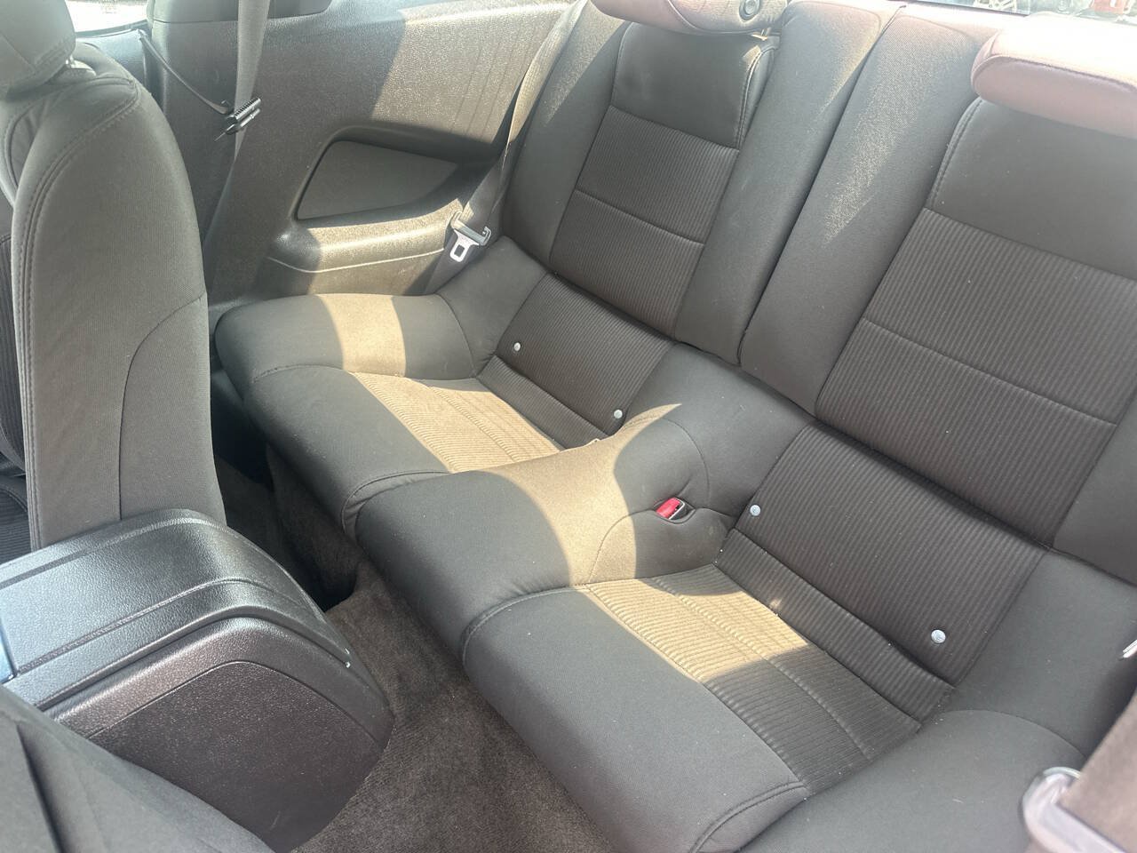 Used 2013 Ford Mustang Coupe RWD image 11