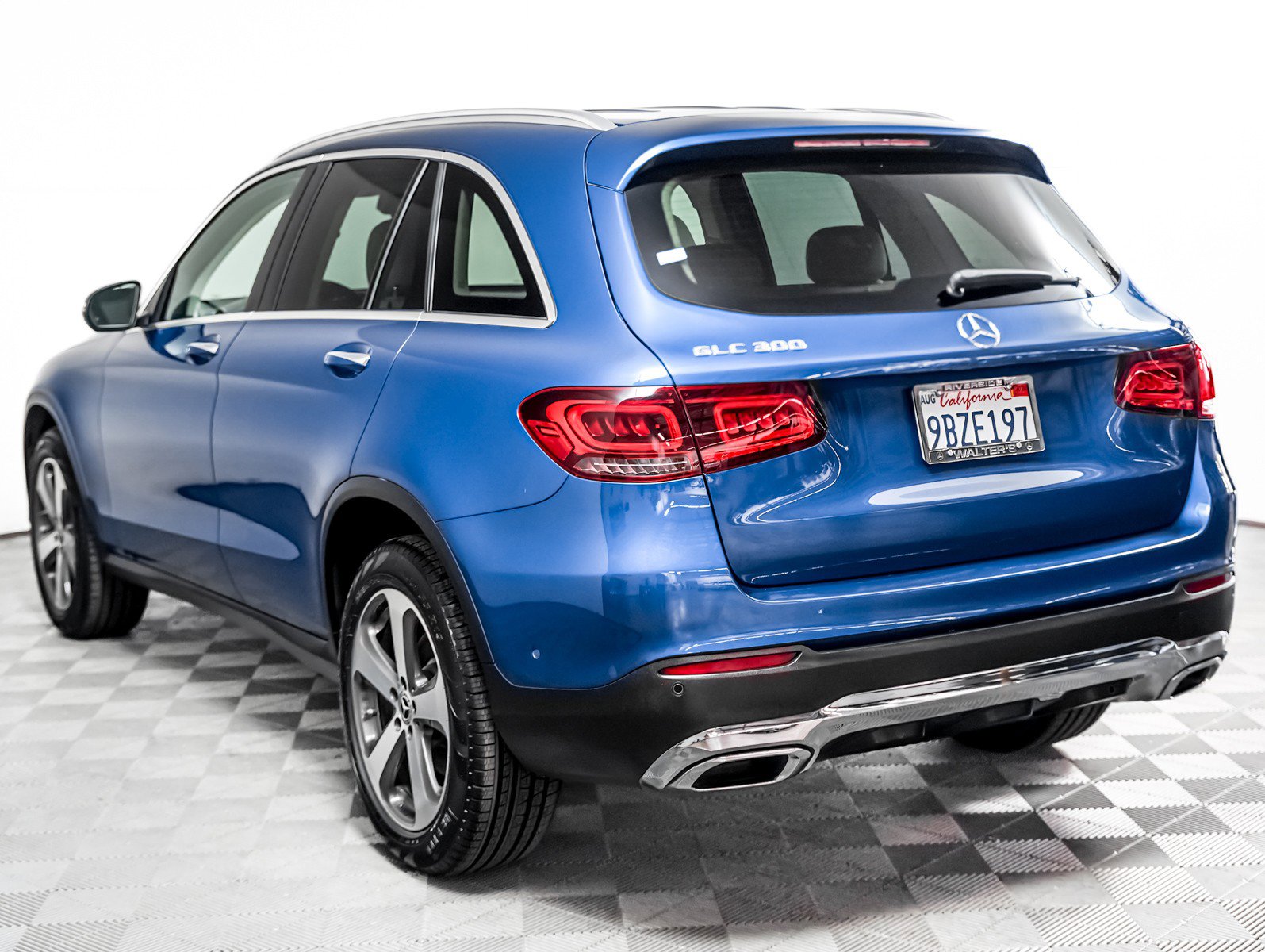 Certified 2022 Mercedes-Benz GLC 300 image 2