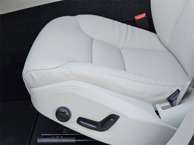 Used 2025 Volvo XC60 T8 Core w/ Climate Package image 27