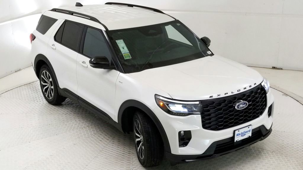 New 2025 Ford Explorer ST-Line w/ Premium Package image 13