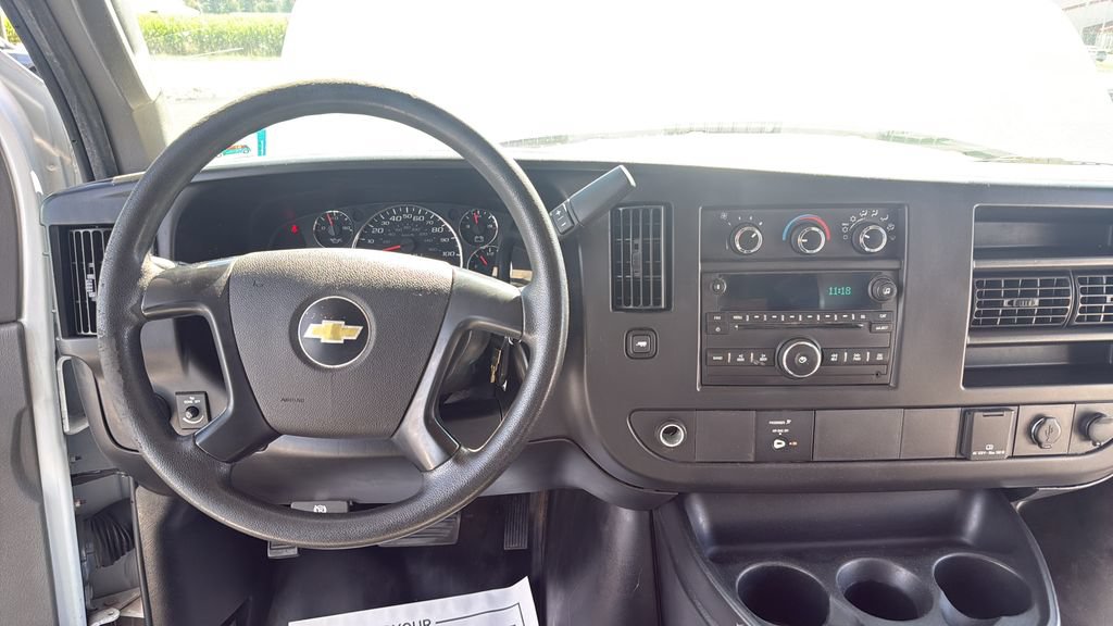 Used 2016 Chevrolet Express 3500 RWD image 19