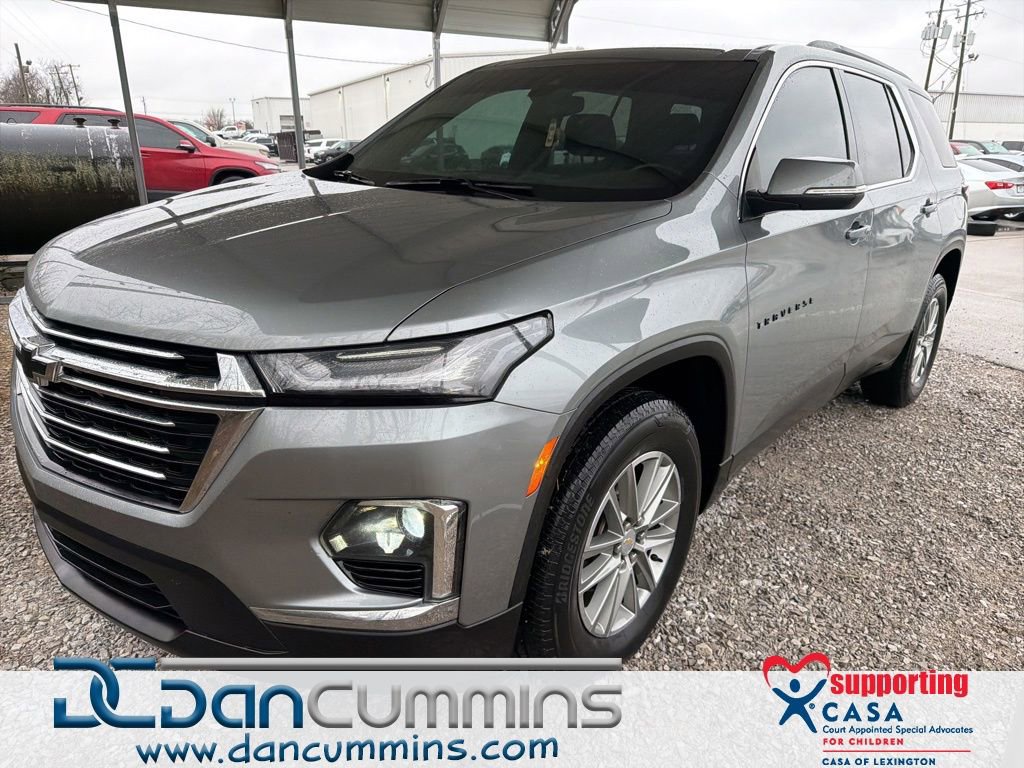 Used 2023 Chevrolet Traverse LT image 1