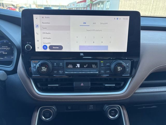 Used 2025 Toyota Grand Highlander AWD image 17