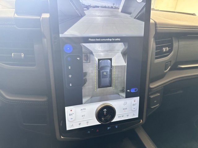Used 2023 Ford Expedition Platinum image 43